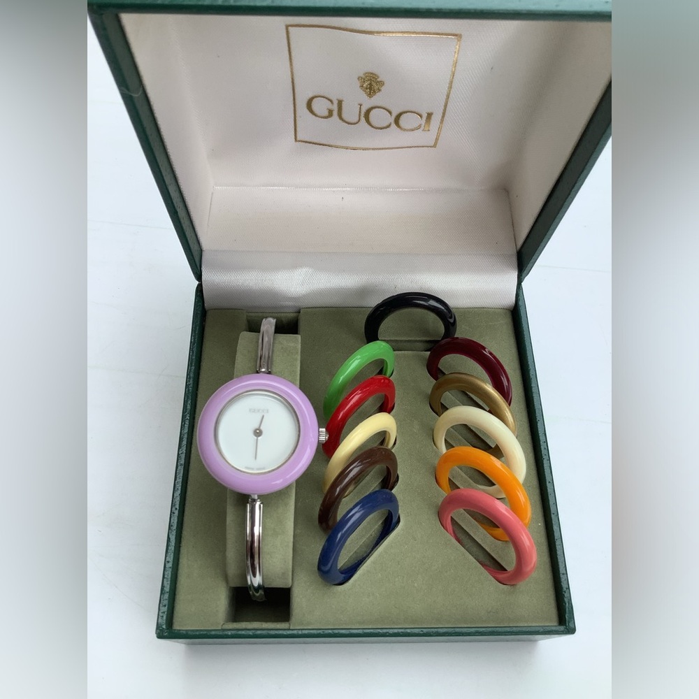 Gucci Women's Interchangeable Bezel Bangle Watch set💗